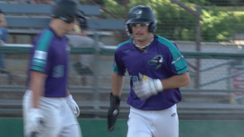 Highlights from the Rochester Honkers' 7-4 win over the Bismarck Larks on Friday, June 12.